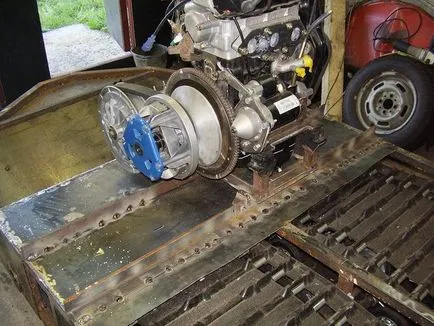Lánctalpas „nagyon nagy motoros szán”
