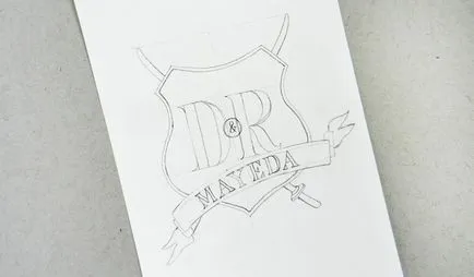 Прост урок за създаване на красив семеен герб с ръцете си, все още висока (емблема) Прост урок за създаване на красив семеен герб с ръцете си, все още високо