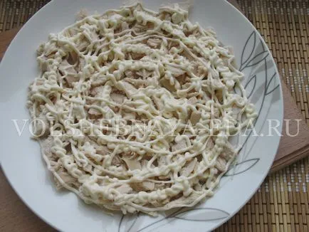 Layered салата с пиле и сини сливи рецепта със снимка, магия