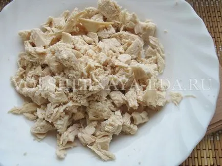 Layered салата с пиле и сини сливи рецепта със снимка, магия