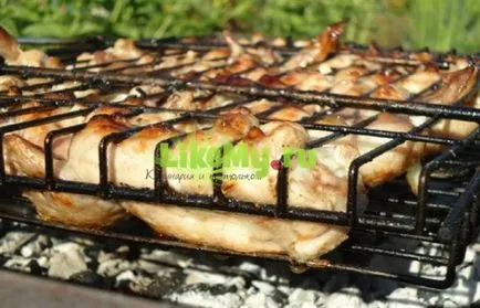 Най-вкусна марината за барбекю пилешко месо е толкова мек