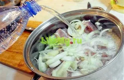 Най-вкусна марината за барбекю пилешко месо е толкова мек