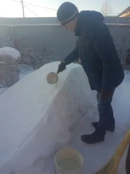 Сняг пързалка, зимна пързалка правя с ръцете си (препарата) Сняг пързалка, зимна пързалка направи със собствените си ръце