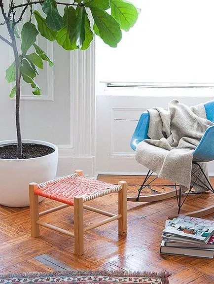 Стол от дърво с ръцете си