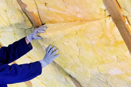 Топлоизолация на тавана в една дървена къща верига, и как по-добре на пяна изолация (таван) Топлоизолация на тавана в една дървена къща верига, и как по-добре на изолационната пяна
