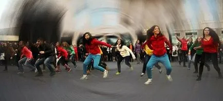 Flash го тълпи