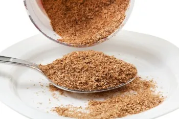 Búzakorpa megvizsgálja az előnyöket és a hátrányokat, mint amennyit a legnagyobb hatékonysággal (korpa) Búzakorpa megvizsgálja az előnyöket és a hátrányokat, mint amennyit a legnagyobb hatékonysággal