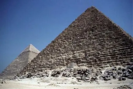 Mi épül az egyiptomi piramisok