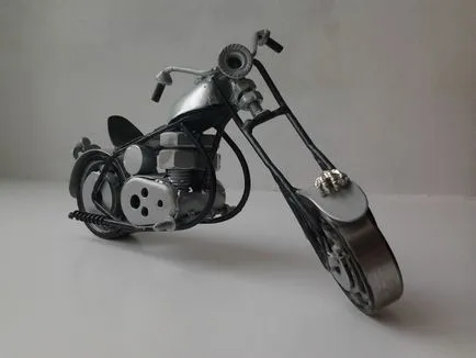 A történet egy motorkerékpár vagy egy ajándék egy szeretett saját kezével (a kezüket) A történet egy motorkerékpár vagy egy ajándék egy szeretett saját kezével