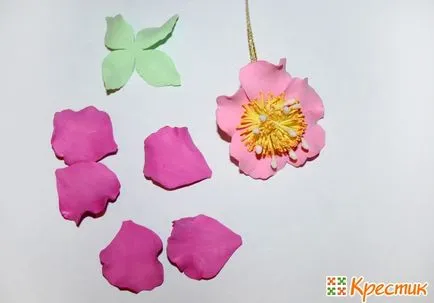 Цветя за коса с ръцете си
