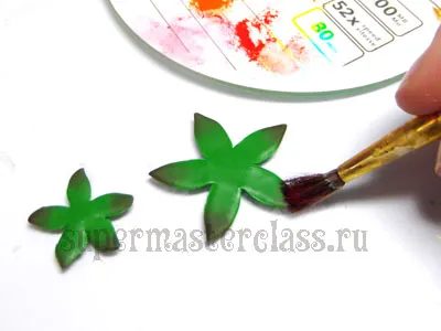 Цветя от пластмаси майсторски клас Цветя от пластмаси майсторски клас