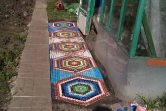 Какво може да се направи на пластмасови капачки