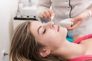 Milyen gyakran lehet, hogy peeling arcát a finomságokat a különböző típusú (csinálni) Milyen gyakran lehet, hogy peeling arcát a finomságokat különböző típusú