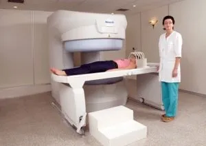 MRI апарат, към който