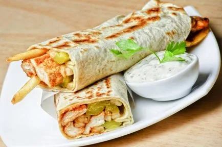 Hogyan kell elkészíteni és csomagolja a Shawarma pita házi receptek, húsételeket (receptek) Hogyan kell elkészíteni és csomagolja a Shawarma pita házi receptek, húsételeket
