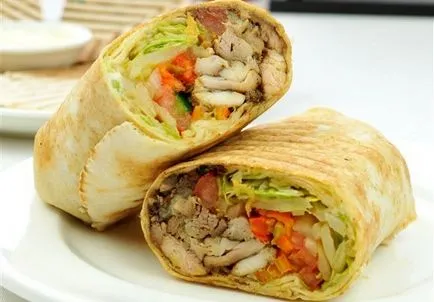 Hogyan kell elkészíteni és csomagolja a Shawarma pita házi receptek, húsételeket (Shawarma) Hogyan kell elkészíteni és csomagolja a Shawarma pita házi receptek, húsételeket