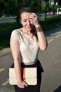 Как да носи пола с баските