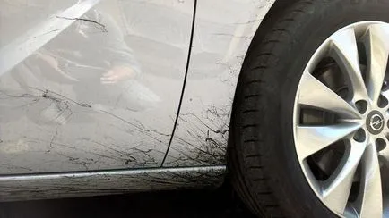 Hogyan lehet megszabadulni a bitumen foltokat autóval