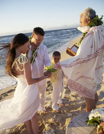 Меган Фокс Сватбена рокля
