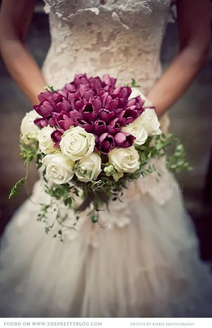 Сватбен букет с лалета