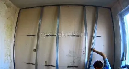 Hogyan szereljünk egy profilt, gipszkarton falra, kezek horgok