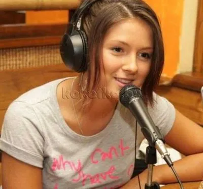 Снимки на певеца Нюша без грим, грим