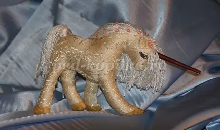 Toy еднорог със собствените си ръце