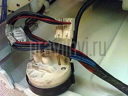 Как да се демонтира пералня Indesit (INDESIT WISL 86) на - лесно нещо