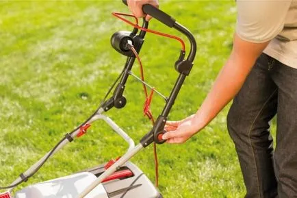 Как да изберем косачка за трева електрически табла