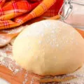 Обикновено кексче рецепта се пече в пещ лесно и вкусно