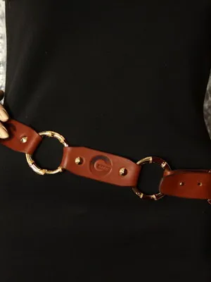 Hogyan kell viselni egy fotó övet, mint a nők viselnek öv, kopás szabályok (rajta) Hogyan kell viselni egy fotó övet, mint a nők viselnek a biztonsági öv, öv szabályok