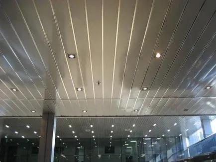 Монтаж на панели от пластмаса PVC таван с ръцете си