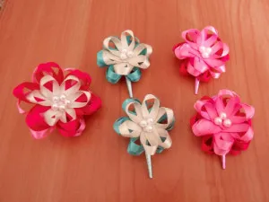 Уроци по създаване на цветовете на лентите в kanzashi техника