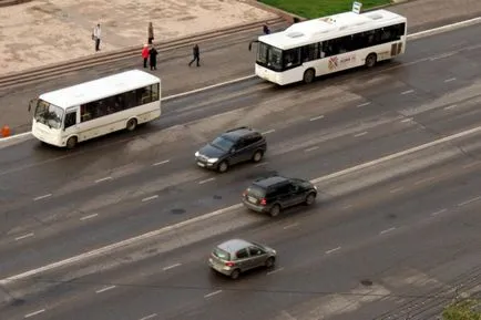 Какво означава Република 4 рубли на върха на автобус шансон на, етно-парк бягство от студа през декември (етно-парк) Какво означава Република 4 рубли на върха на автобус шансон на, етно-парк бягство от студа през май