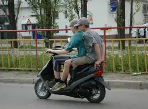 Различията скутери и мотопеди