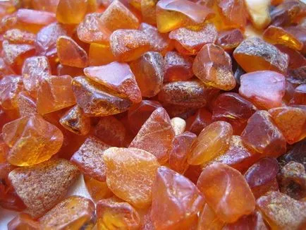 Hogyan lehet megkülönböztetni a természetes (valódi) borostyán mesterséges (hamis), egy ellenőrzést Amber (borostyán) Hogyan lehet megkülönböztetni a természetes (valódi) borostyán mesterséges (hamis), egy ellenőrzést a borostyán