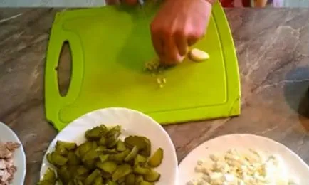 Лесни и вкусни салати с пиле - стъпка по стъпка рецепти със снимки