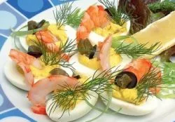 Салата - ананас с пиле - вкусни класически (слоеве) рецепта с гъби и кашкавал