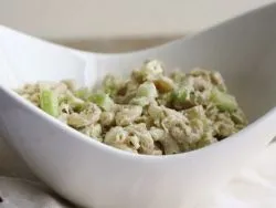 Салата - ананас с пиле - вкусни класически (слоеве) рецепта с гъби и кашкавал