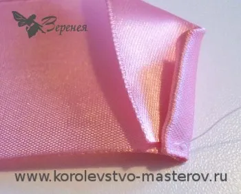 Розата на сатенена панделка