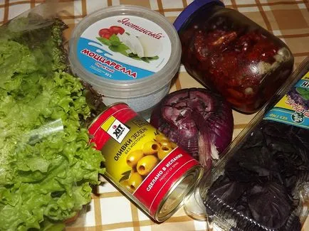 Салата с сушени домати, рецептата със снимка Салата с сушени домати, рецептата със снимка