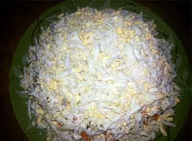 Layer пилешка салата с ананас и гъби