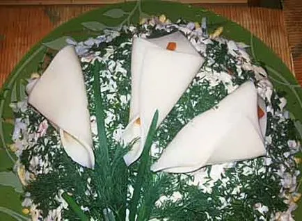 Layer пилешка салата с ананас и гъби