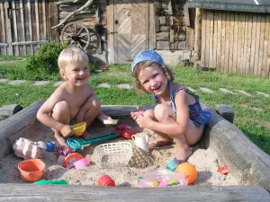 Съвети за родители, както и това, което се играе с дете на 2 години ☀