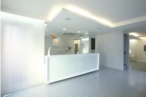 Mi a szakaszon mennyezet jobb fényes vagy matt nő s nap