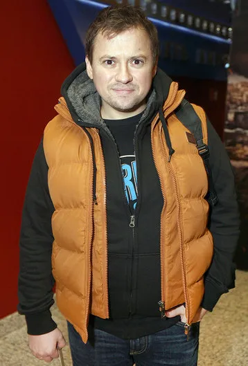 Универ Андрей Gaydulyan това, което правят, Sambursky, Gogunsky и друга звезда проект, космополитен списание (Star) Универ Андрей Gaydulyan това, което правят, Sambursky, Gogunsky и друга звезда проект, космополитен списание
