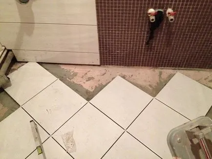 Полагане на плочки върху диагонала на пода, като мястото и сложи диамант конфигурация, етаж оформление, фото