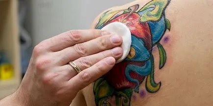 Грижа за татуировка, която може и не може, видео снимка