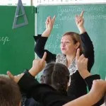 През 2017 г., увеличението на заплатите на учителите ще се проведе в рамките, установени от президента,