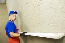 Изравняване на стените с техните ръце маяци